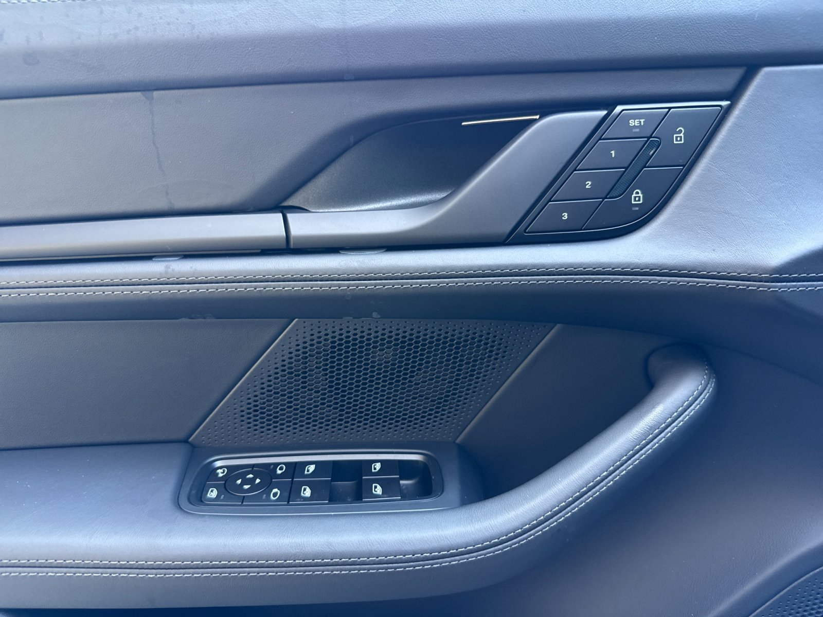 New 2026 Porsche Taycan 4S AWD/4WD image 12