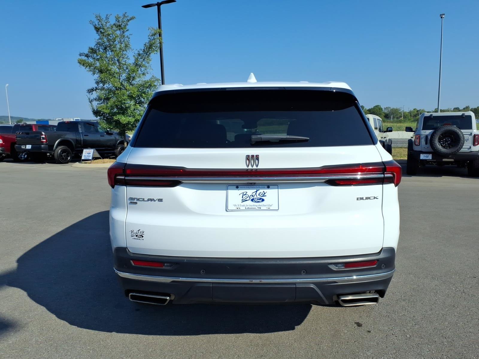 Used 2025 Buick Enclave Preferred AWD/4WD image 4