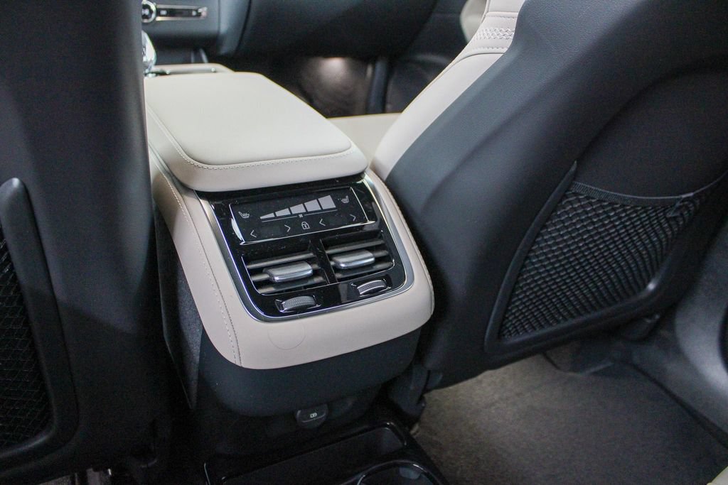 New 2026 Volvo XC90 B6 Plus AWD/4WD image 27