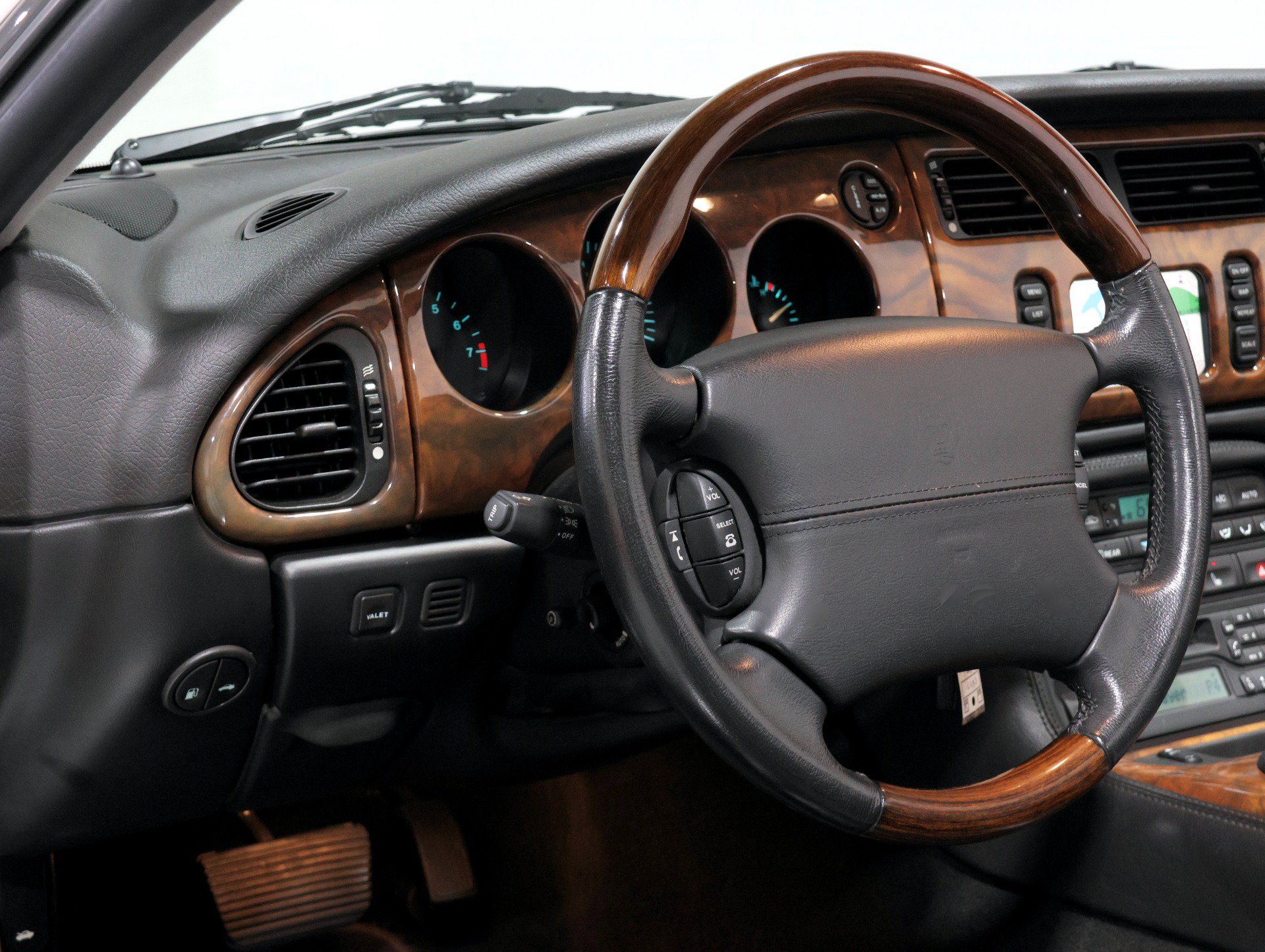 Used 2001 Jaguar XK8 Convertible RWD image 72