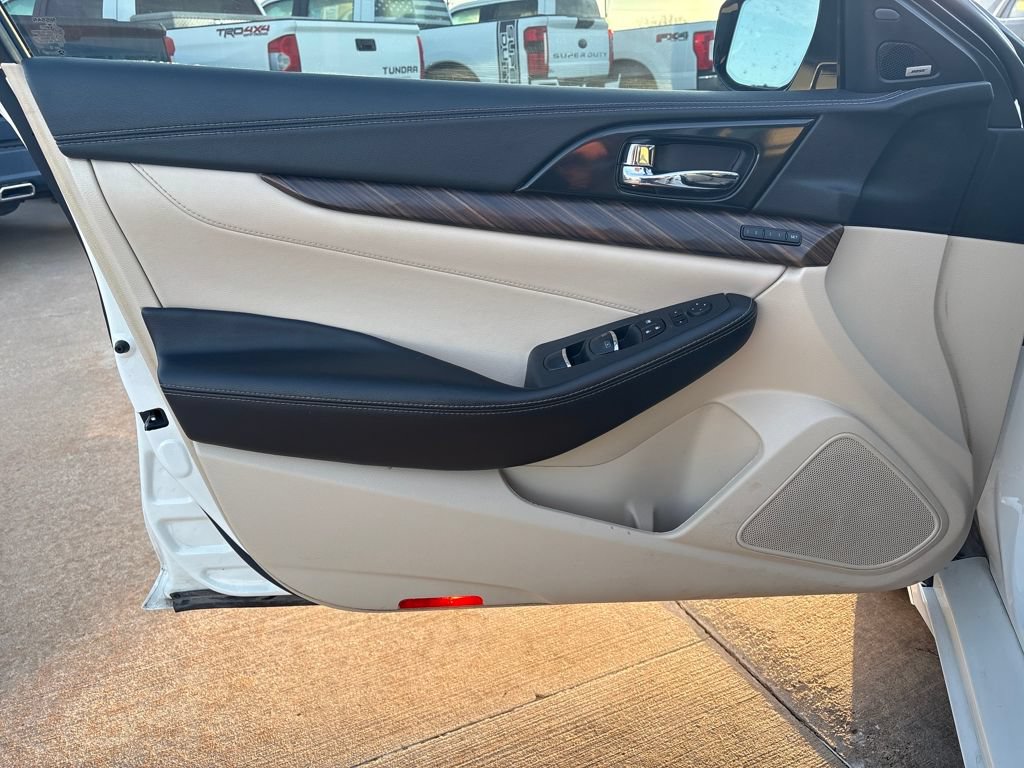 Used 2018 Nissan Maxima Platinum FWD image 12