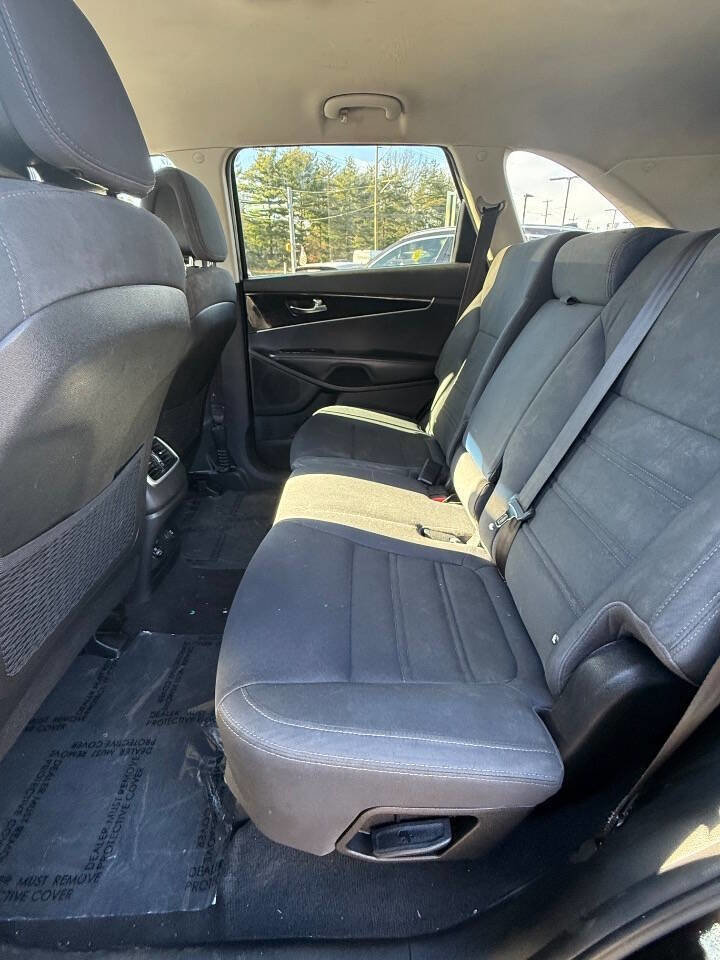 Used 2016 Kia Sorento FWD image 15