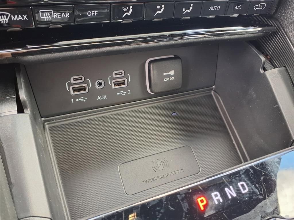 New 2025 Jeep Grand Cherokee Laredo w/ Luxury Tech Group I AWD/4WD image 8