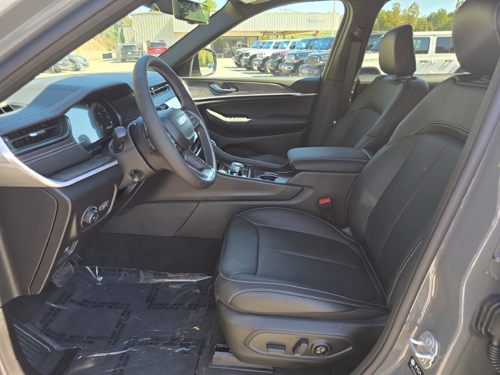 New 2027 Jeep Grand Cherokee L Limited AWD/4WD image 4