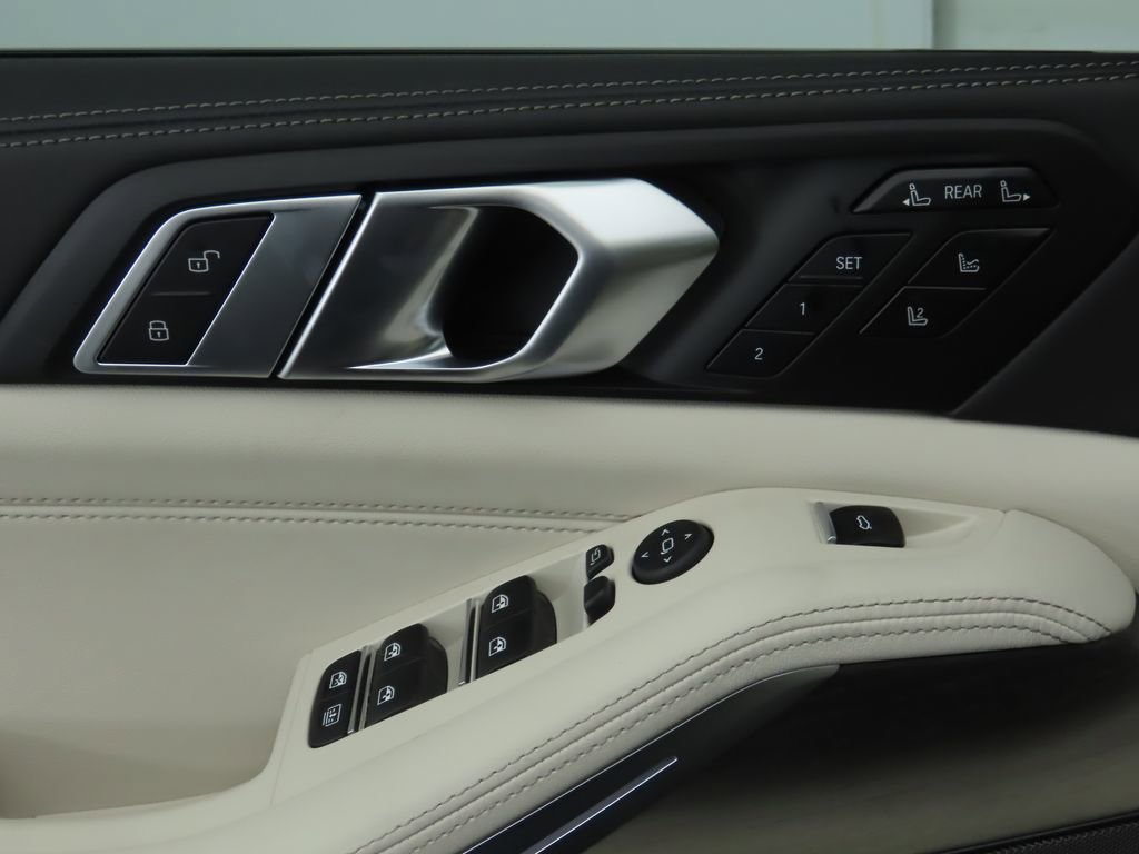 New 2026 BMW X7 M60i image 25