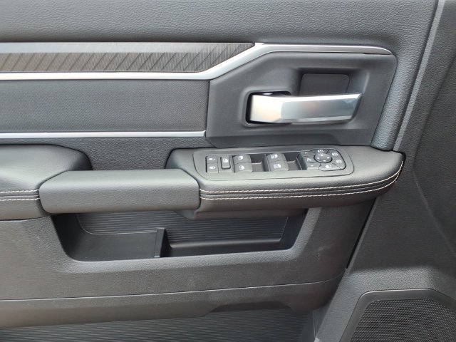 New 2026 RAM 2500 Big Horn AWD/4WD image 5