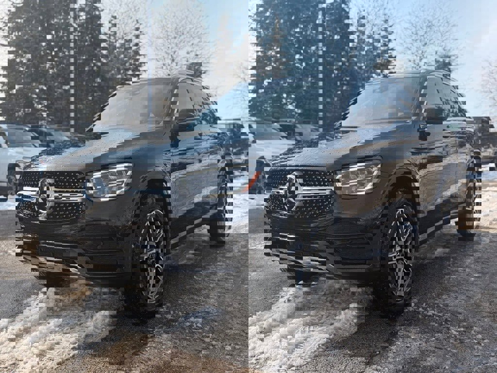 Used 2020 Mercedes-Benz GLC 300 4MATIC image 3