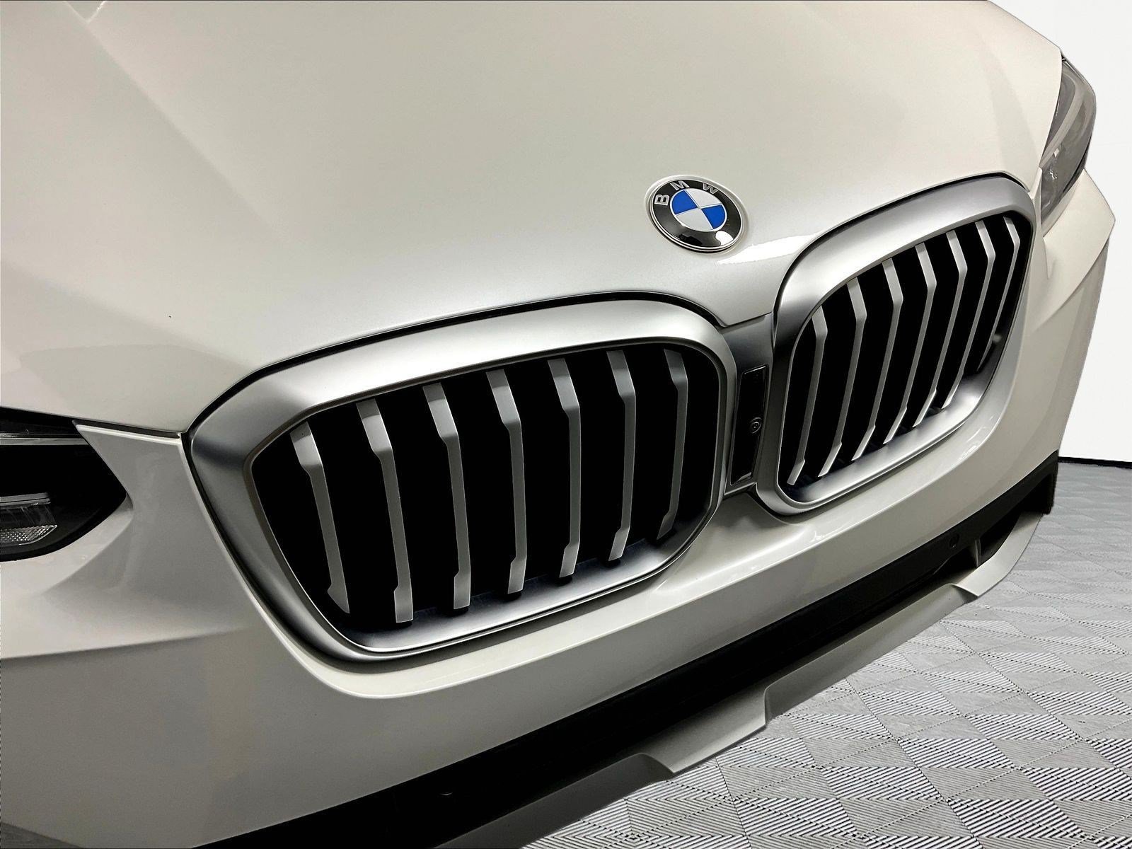 Used 2024 BMW X3 xDrive30i w/ Premium Package AWD/4WD image 33