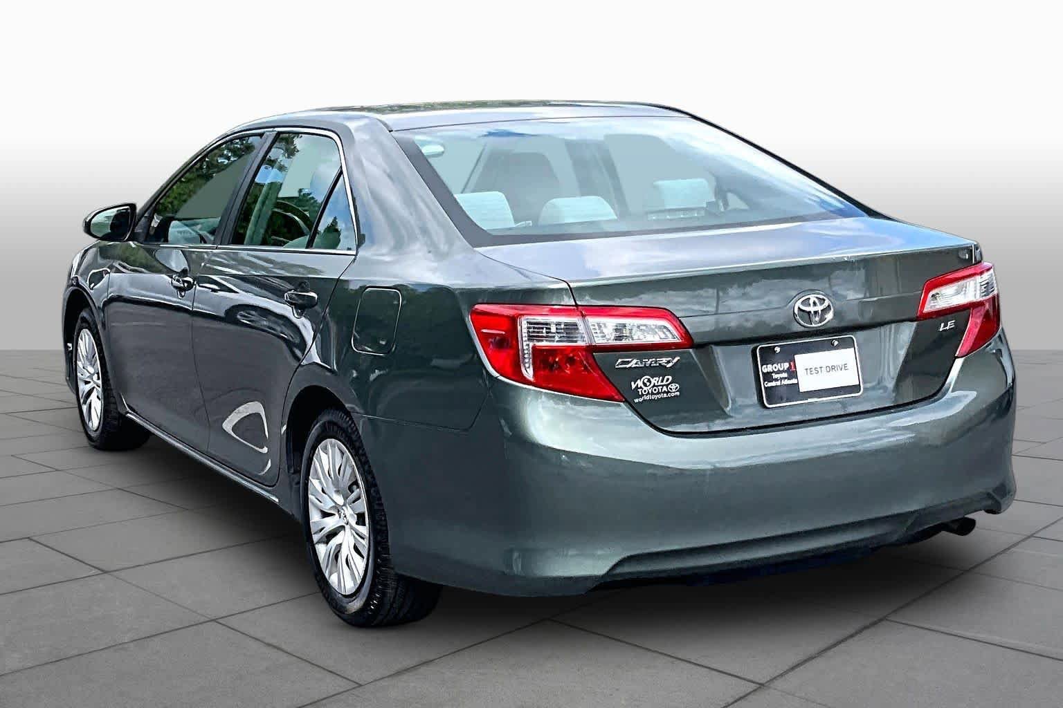 Used 2012 Toyota Camry LE FWD image 11
