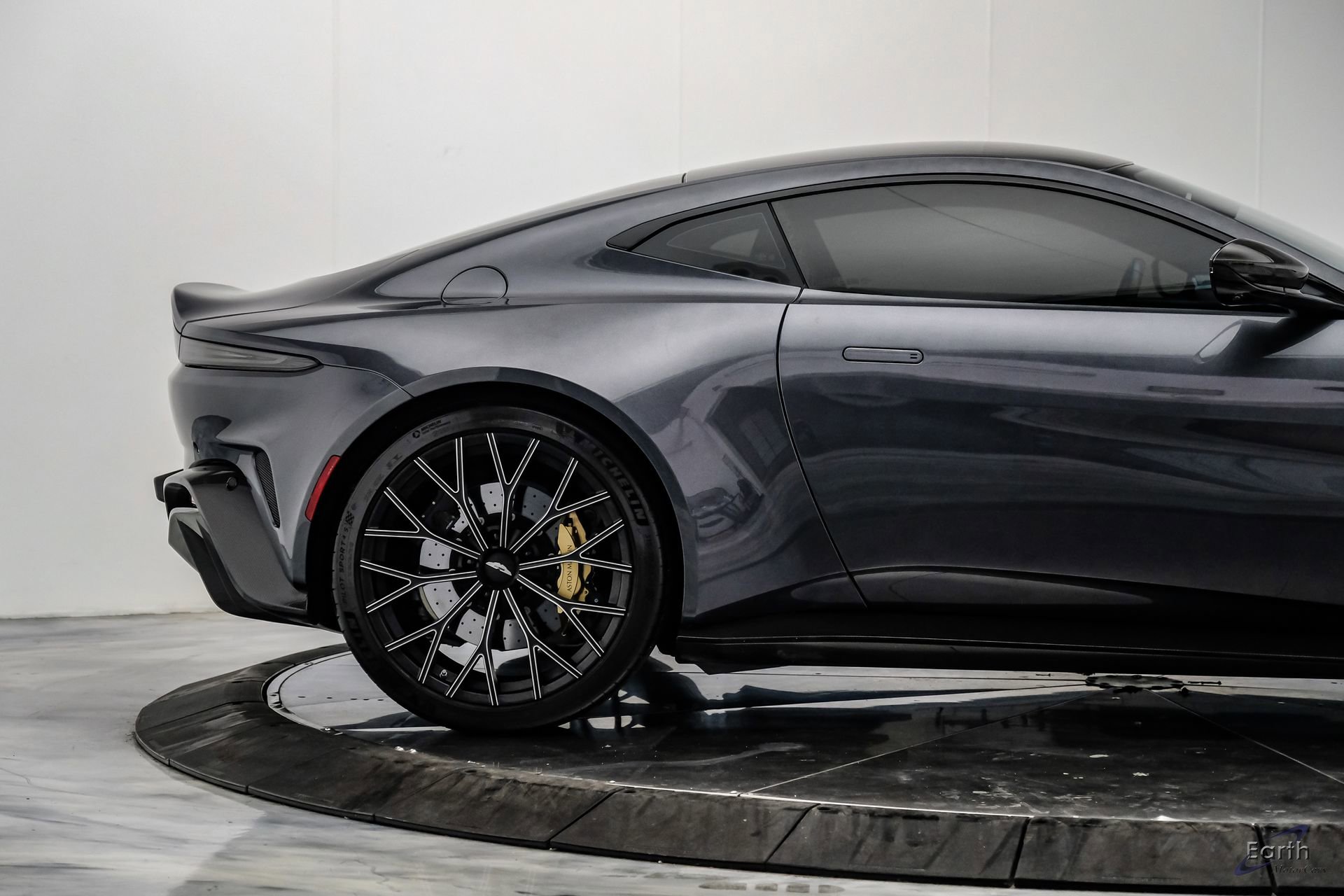 Used 2023 Aston Martin V12 Vantage RWD image 26
