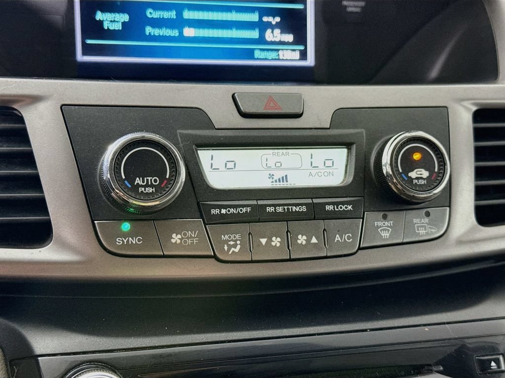 Used 2017 Honda Odyssey SE image 7