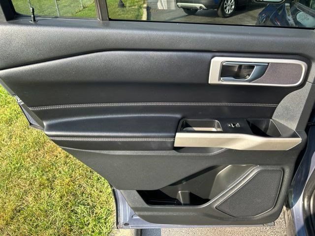 Used 2021 Ford Explorer XLT w/ Equipment Group 202A AWD/4WD image 38