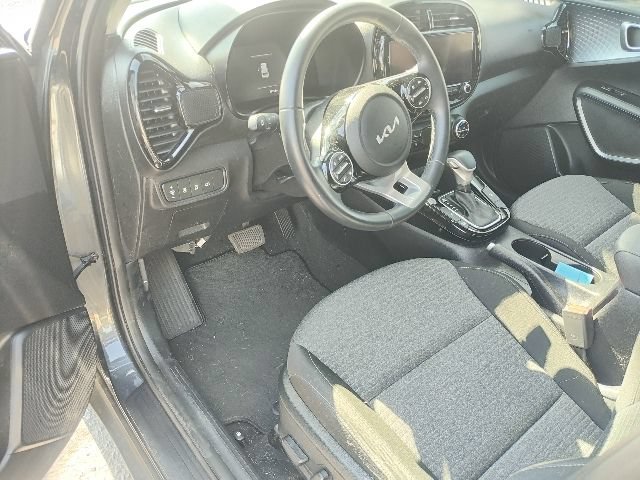 Certified 2023 Kia Soul EX FWD image 9