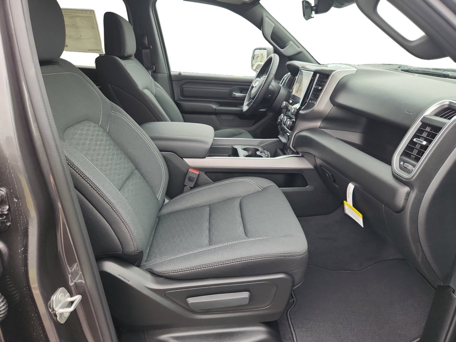 New 2026 RAM 1500 Express AWD/4WD image 24