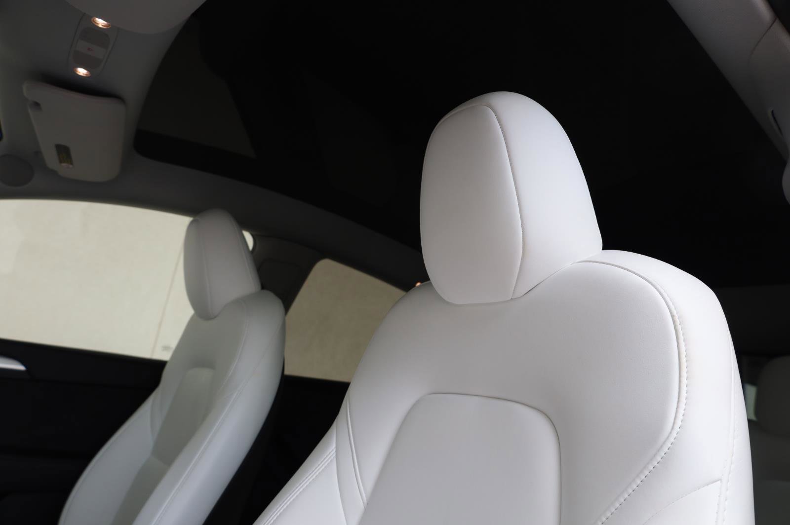 Used 2024 Tesla Model Y Long Range RWD image 17