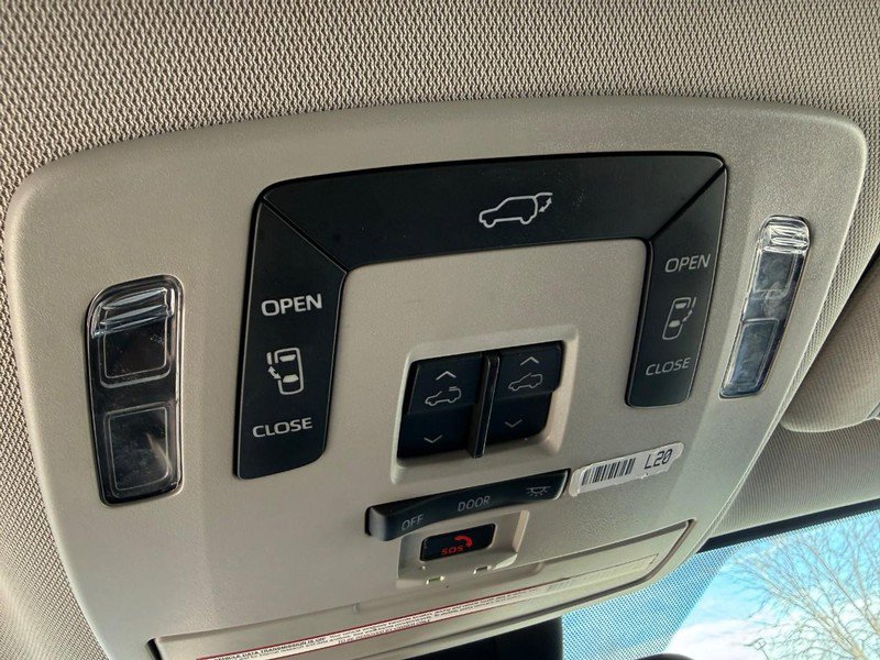 Used 2021 Toyota Sienna XLE image 31