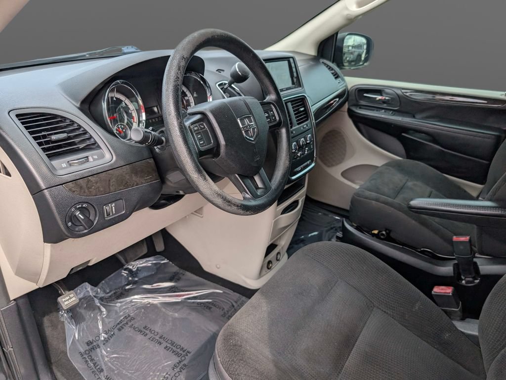 Used 2019 Dodge Grand Caravan SE w/ UConnect Hands-Free Group FWD image 15