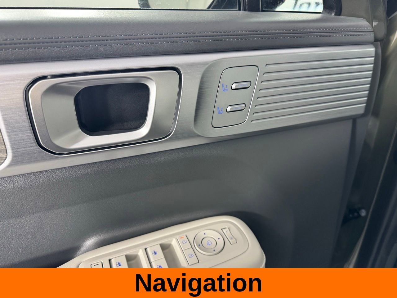 Used 2025 Hyundai Santa Fe Calligraphy image 10