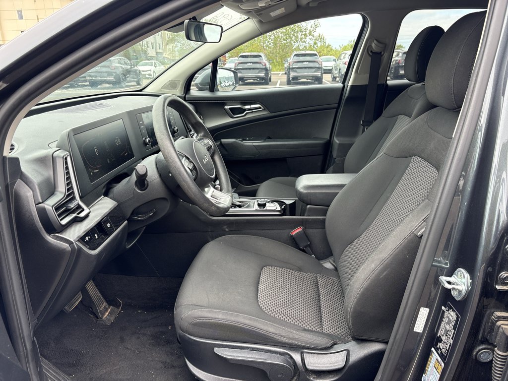 Used 2023 Kia Sportage LX AWD/4WD image 17