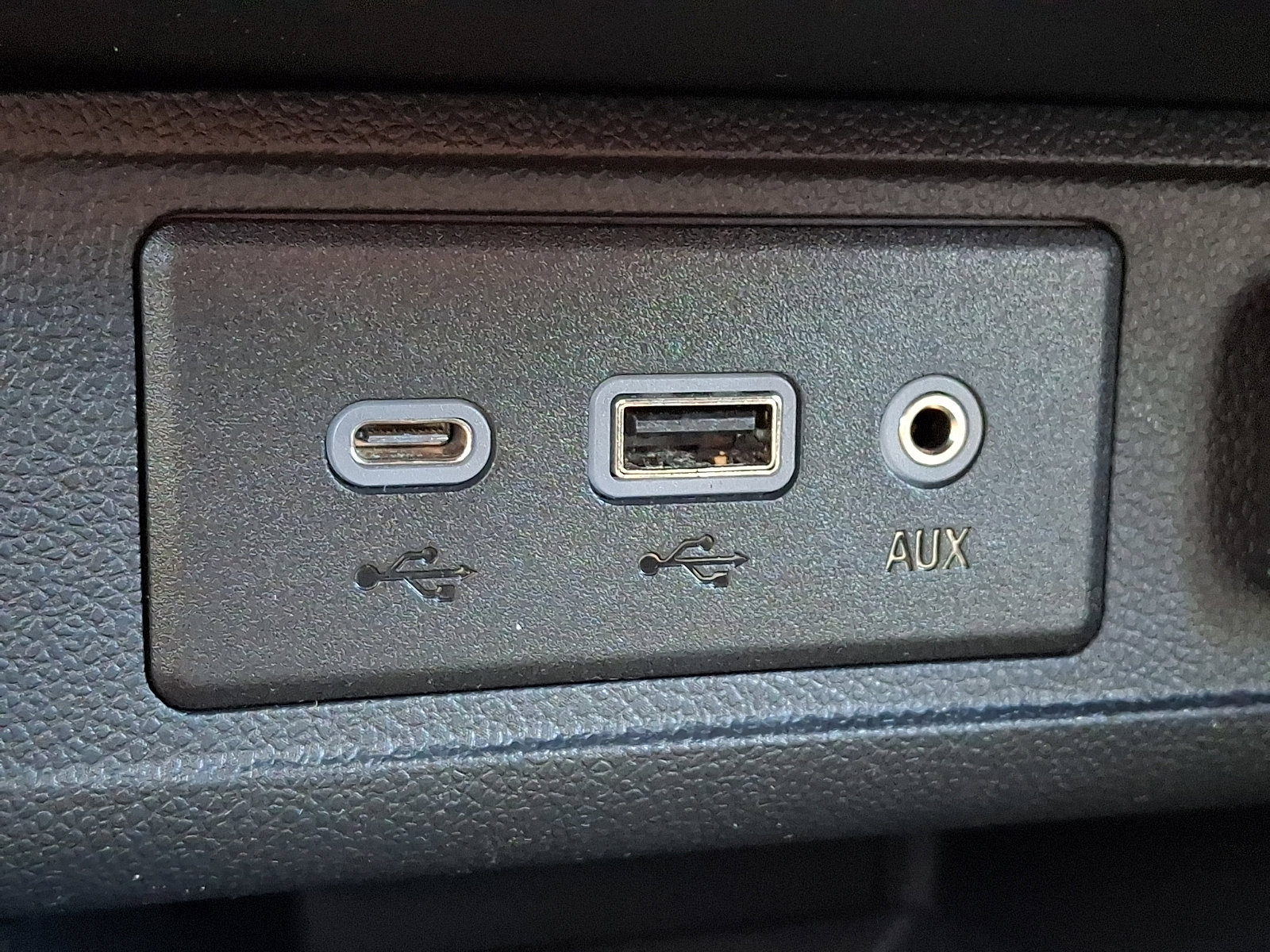 Certified 2022 Buick Encore GX Select image 26