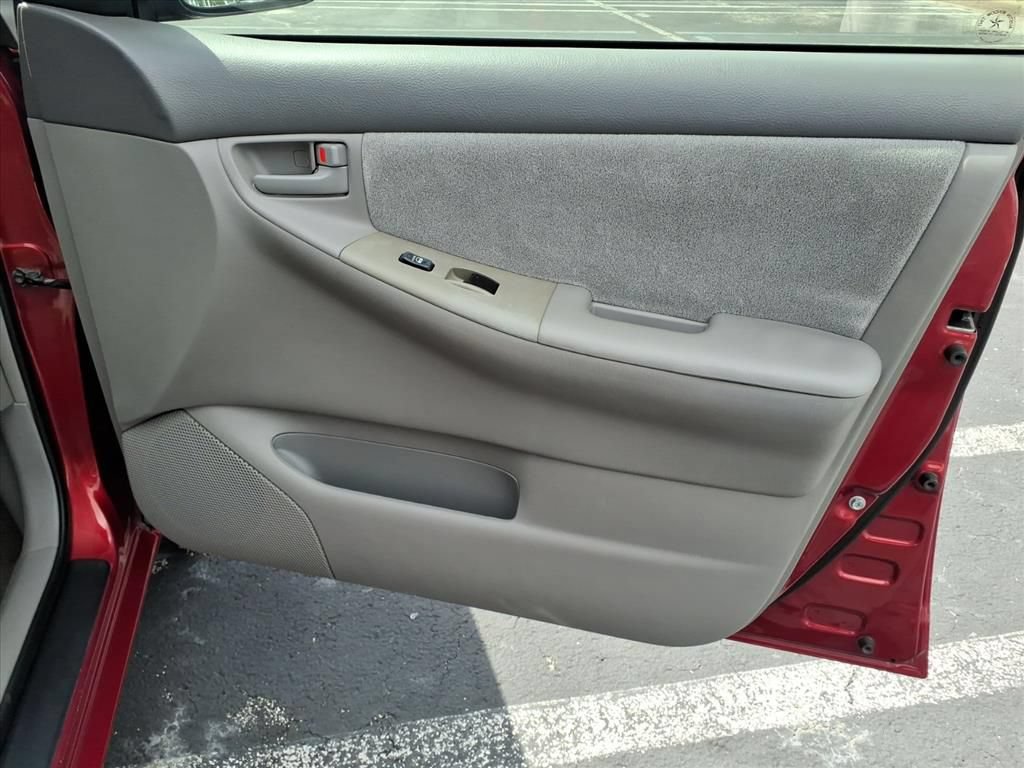 Used 2007 Toyota Corolla CE FWD image 18