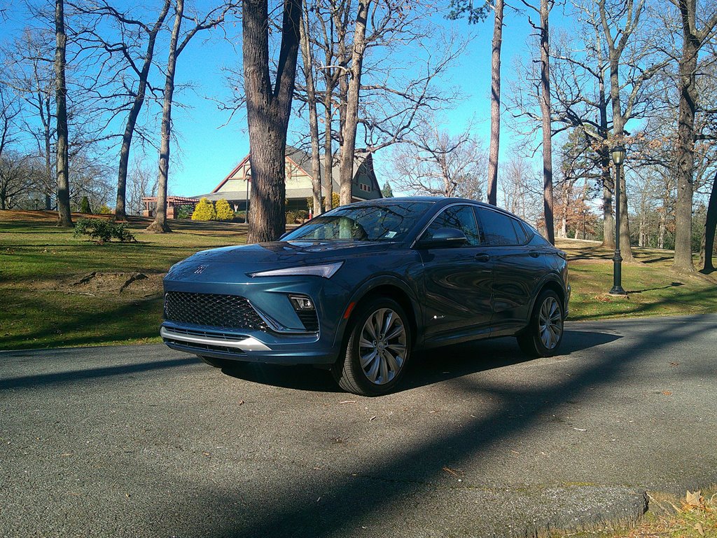 Used 2025 Buick Envista Avenir image 1