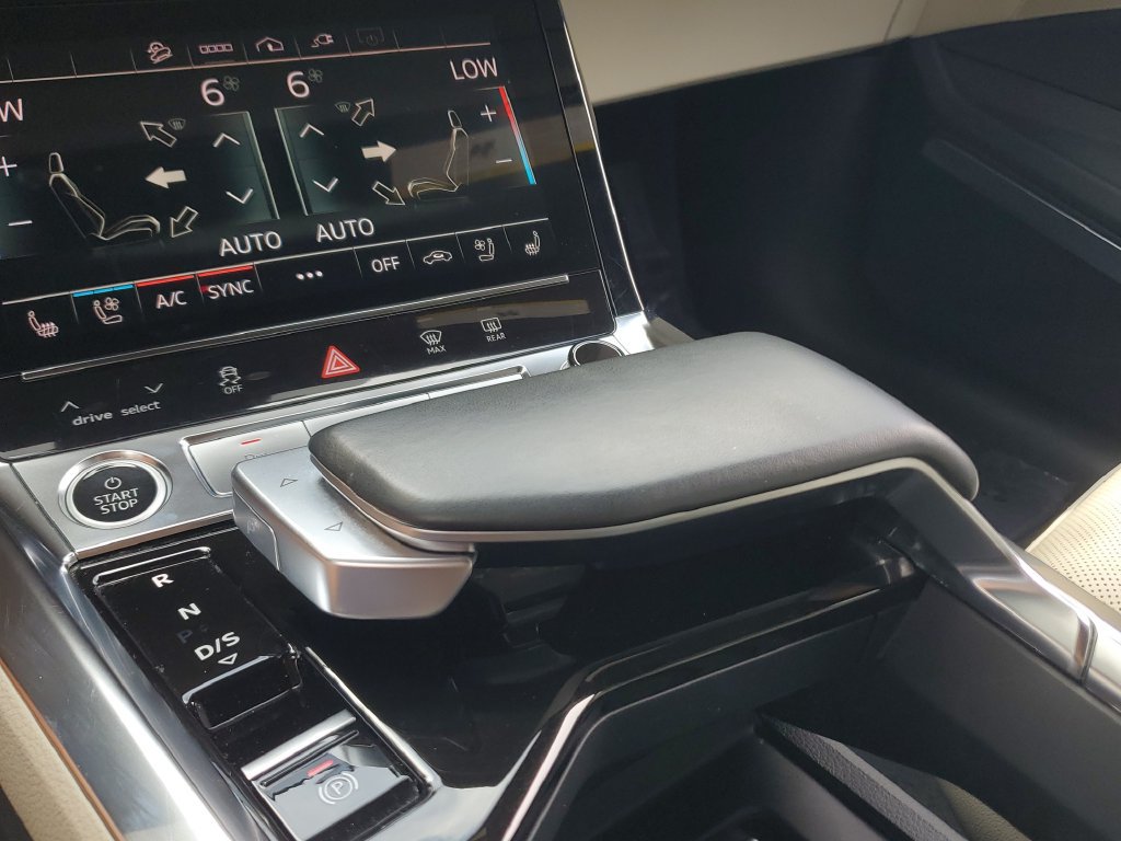 Certified 2024 Audi Q8 e-tron Premium Plus AWD/4WD image 30