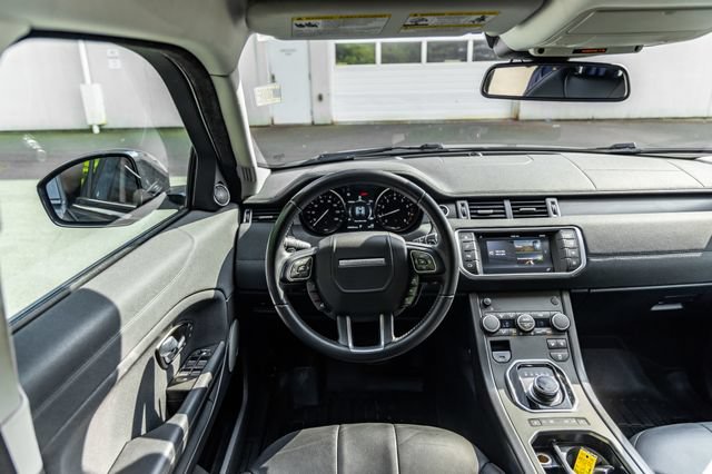 Used 2019 Land Rover Range Rover Evoque SE AWD/4WD image 27