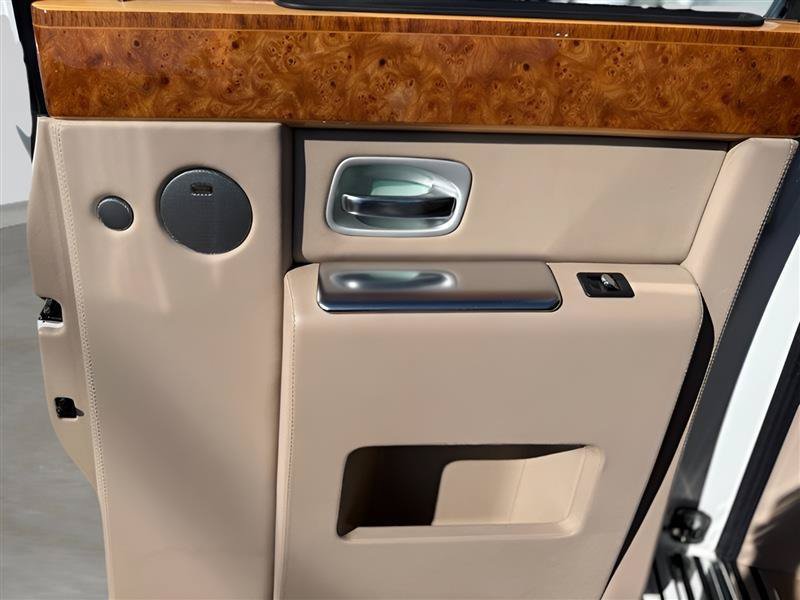 Used 2006 Rolls-Royce Phantom Sedan RWD image 58