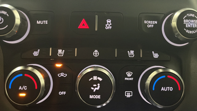Used 2021 RAM 2500 Laramie w/ Night Edition AWD/4WD image 29