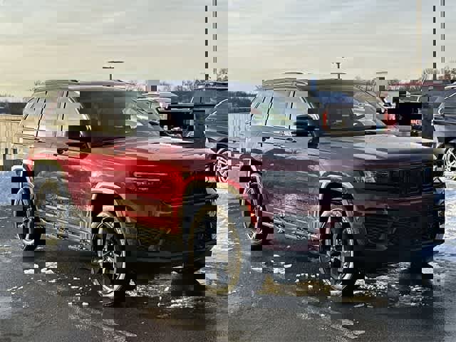 Used 2023 Jeep Grand Cherokee Altitude image 32