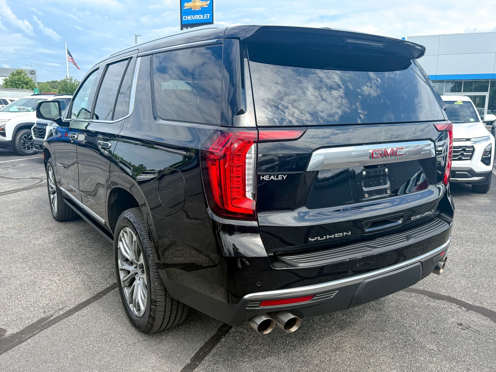 Certified 2021 GMC Yukon Denali w/ Denali Premium Package AWD/4WD image 5