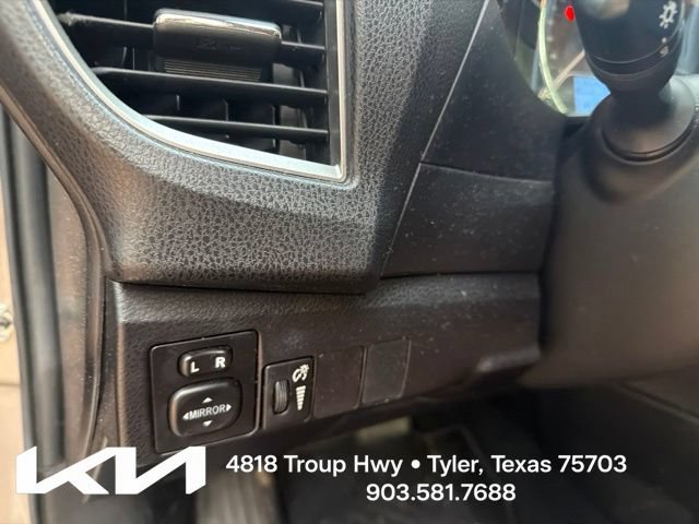 Used 2015 Toyota Corolla LE FWD image 14