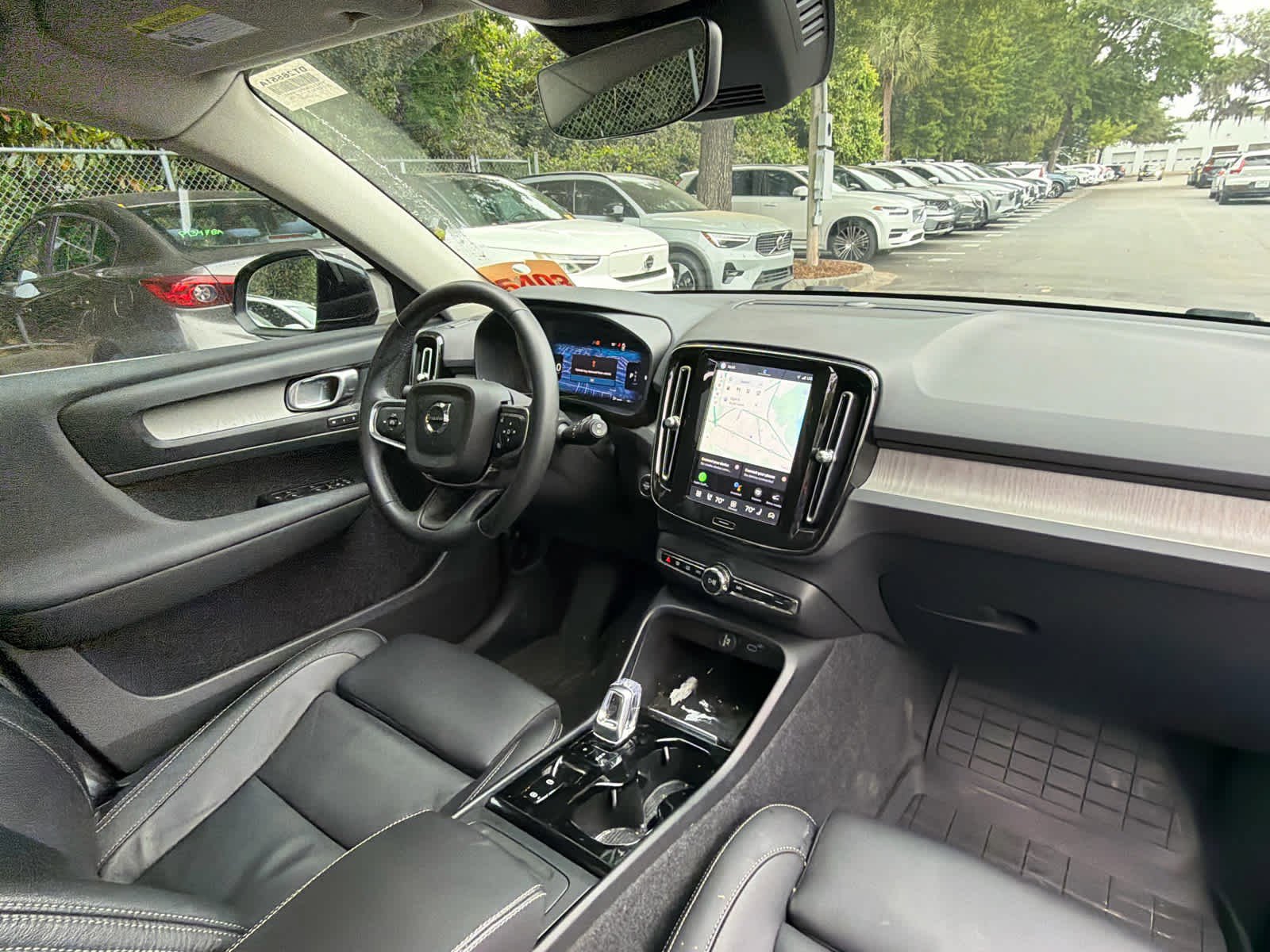 Certified 2023 Volvo XC40 B5 Plus w/ Protection Package Premier AWD/4WD image 19