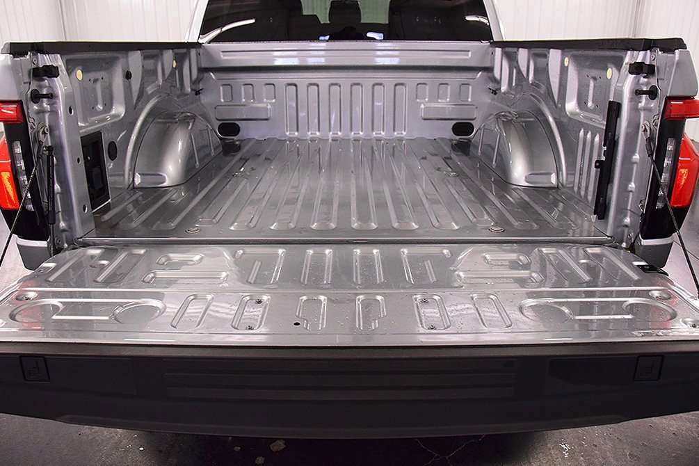 Used 2023 Ford F150 Lightning Pro image 7