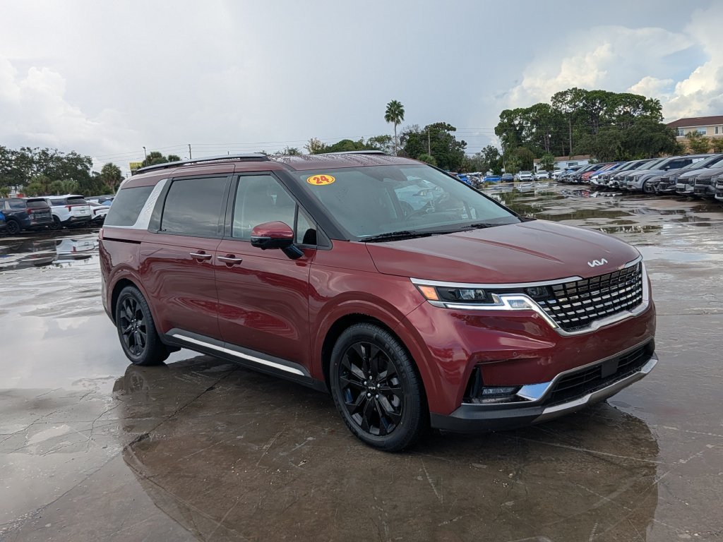 Certified 2024 Kia Carnival SX FWD image 2