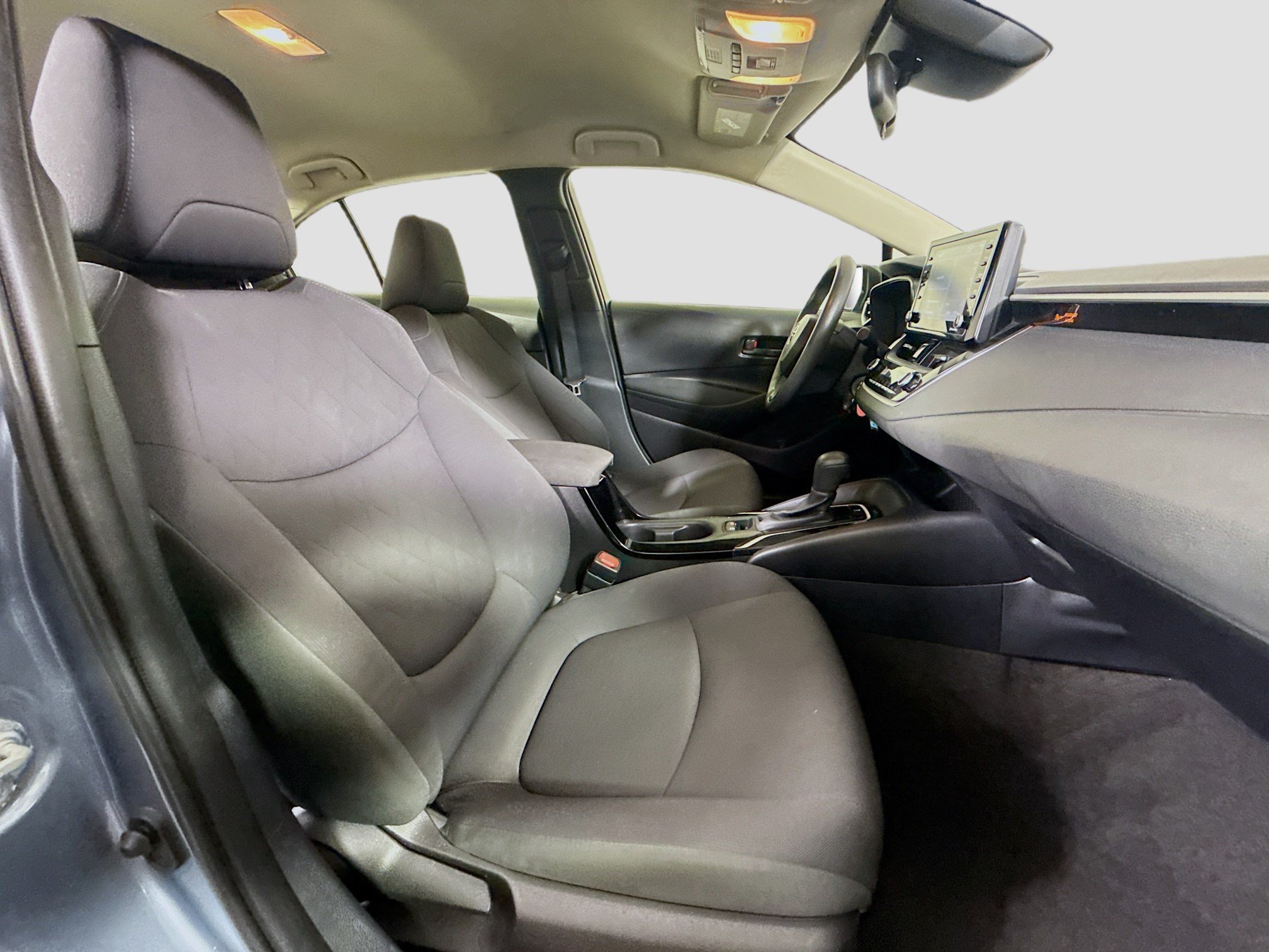 Used 2022 Toyota Corolla LE FWD image 28