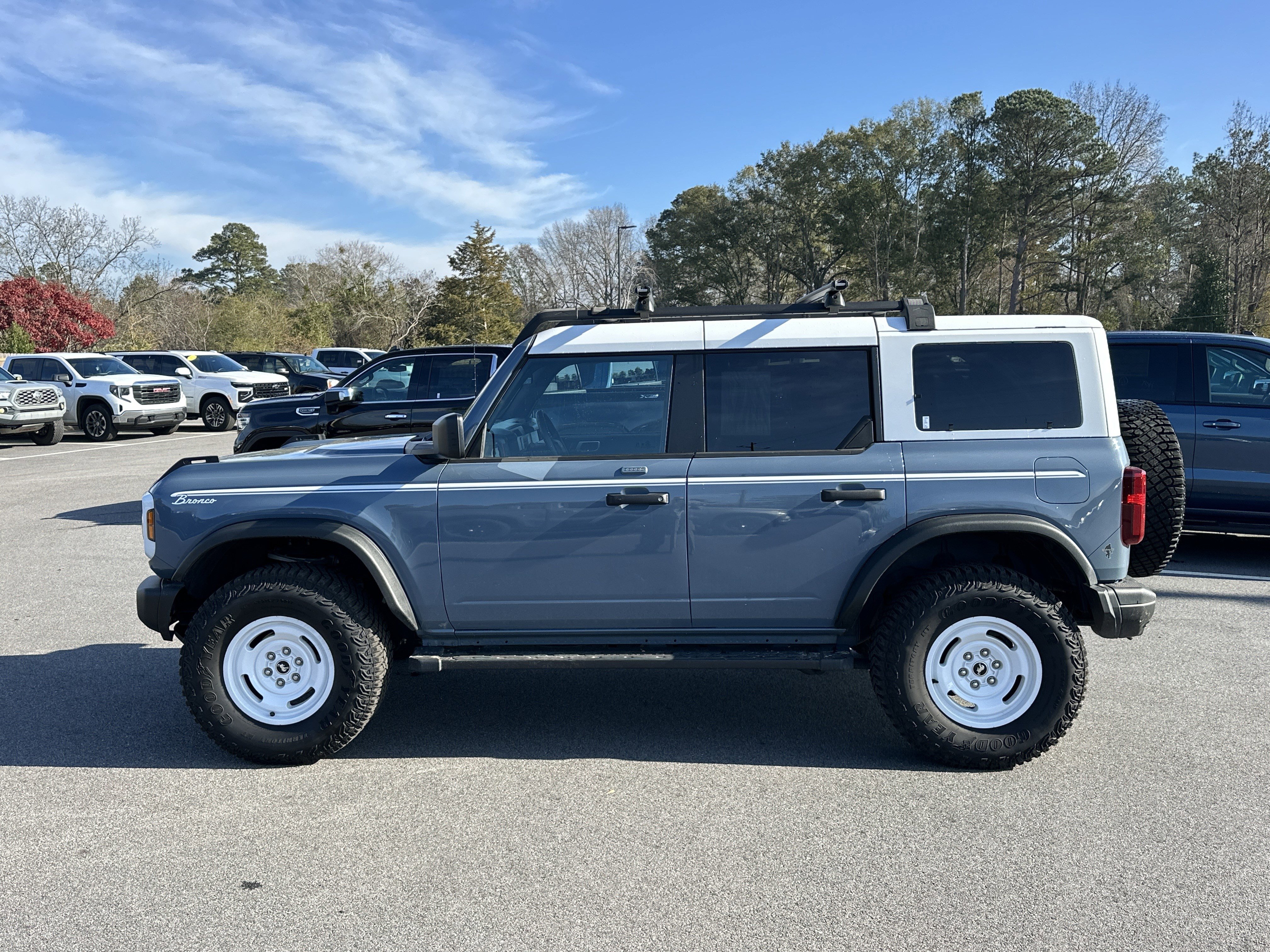 Used 2023 Ford Bronco Heritage Edition image 9