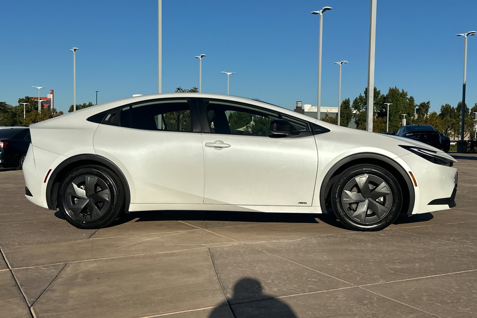 Certified 2025 Toyota Prius LE AWD/4WD image 3