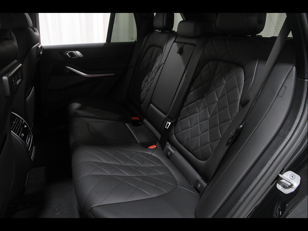 Used 2023 BMW X5 xDrive40i w/ Premium Package AWD/4WD image 20