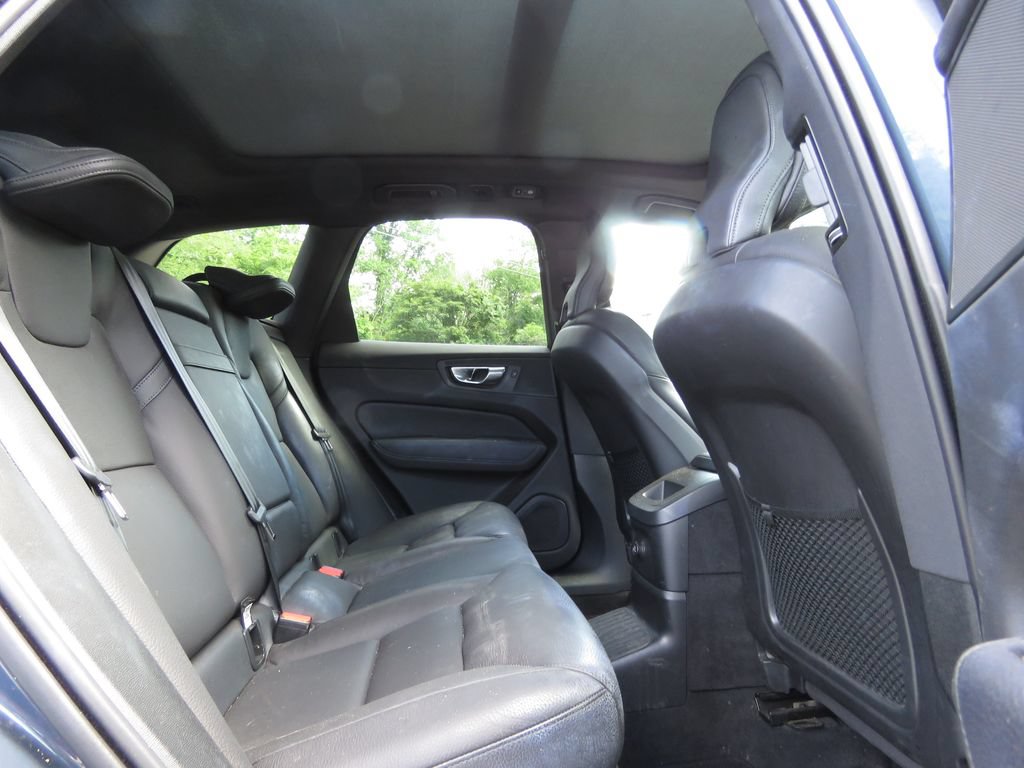 Used 2020 Volvo XC60 T8 Momentum AWD/4WD image 16