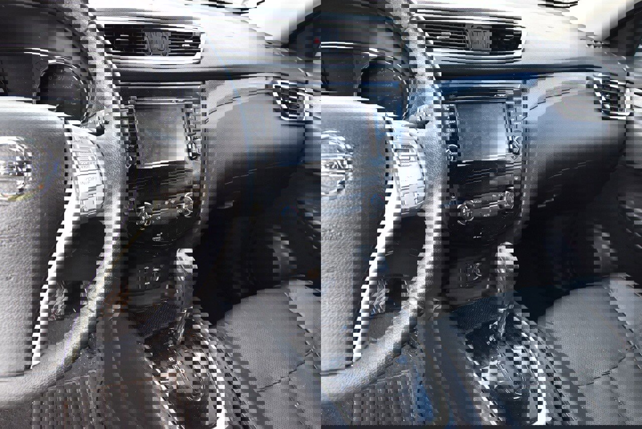 Used 2016 Nissan Rogue SL image 7