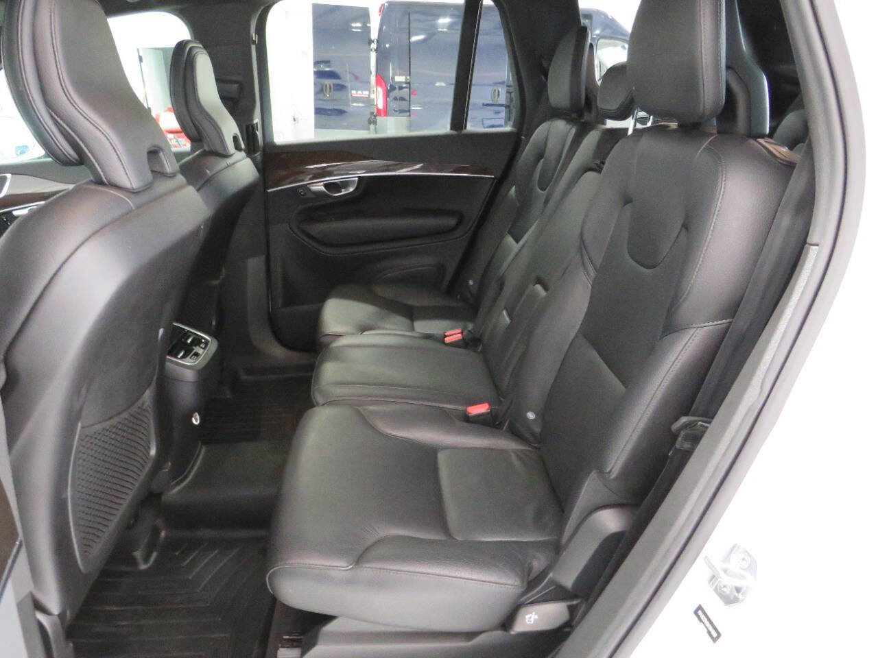 Used 2019 Volvo XC90 T6 Momentum w/ Protection Package Premier image 15