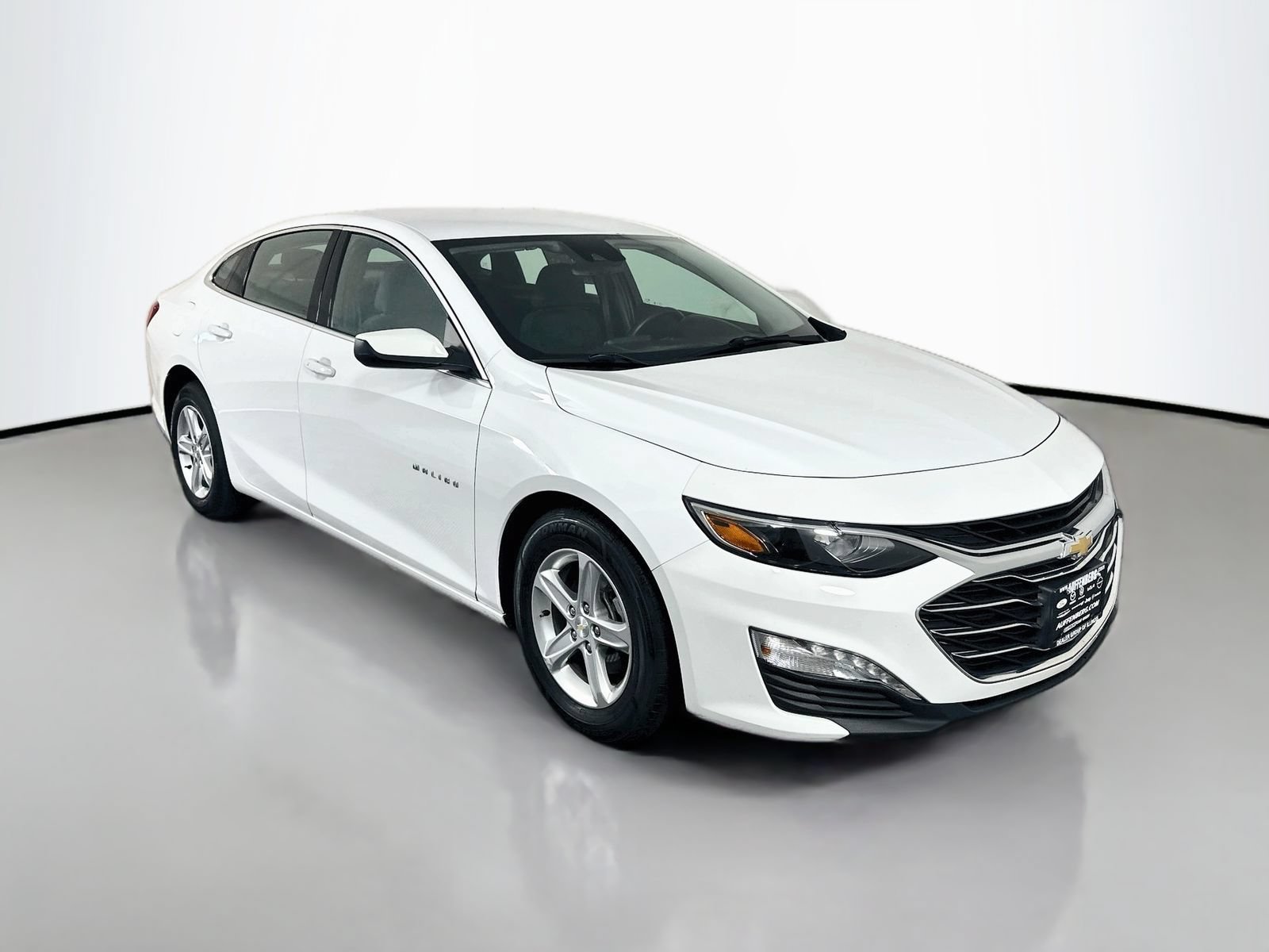 Used 2023 Chevrolet Malibu LT FWD image 1
