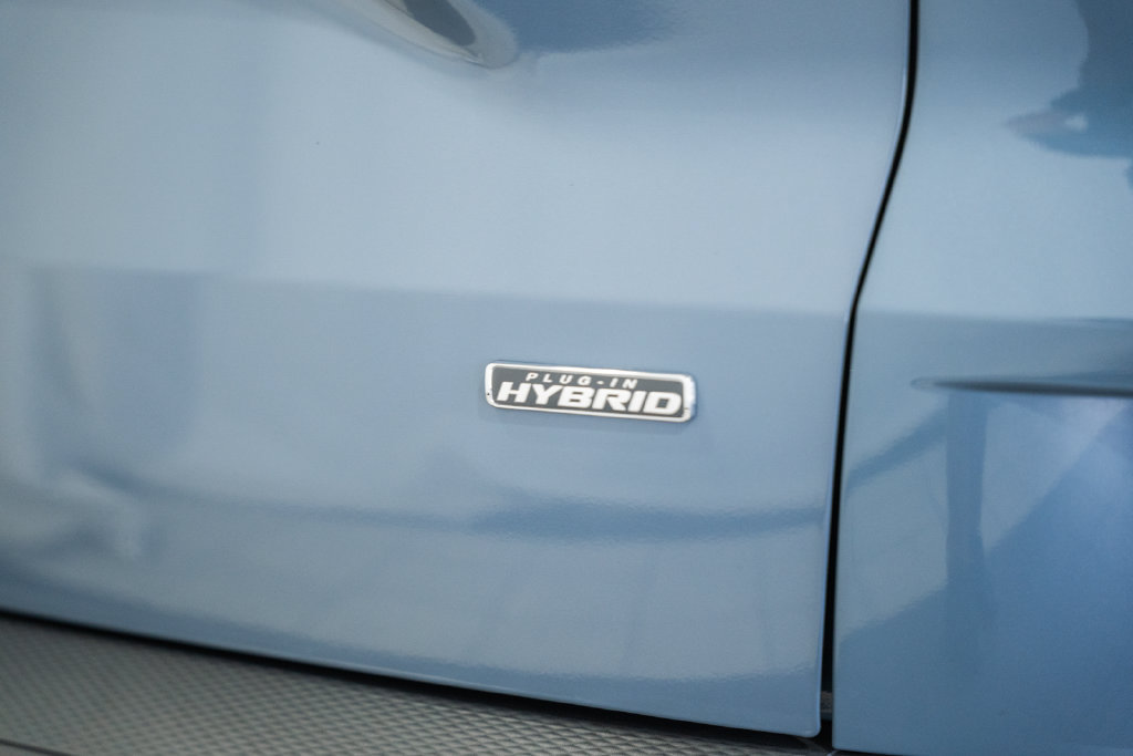 Used 2024 Ford Escape SE w/ PHEV Premium Package FWD image 7