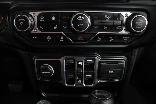 Used 2020 Jeep Wrangler Unlimited Sahara image 6