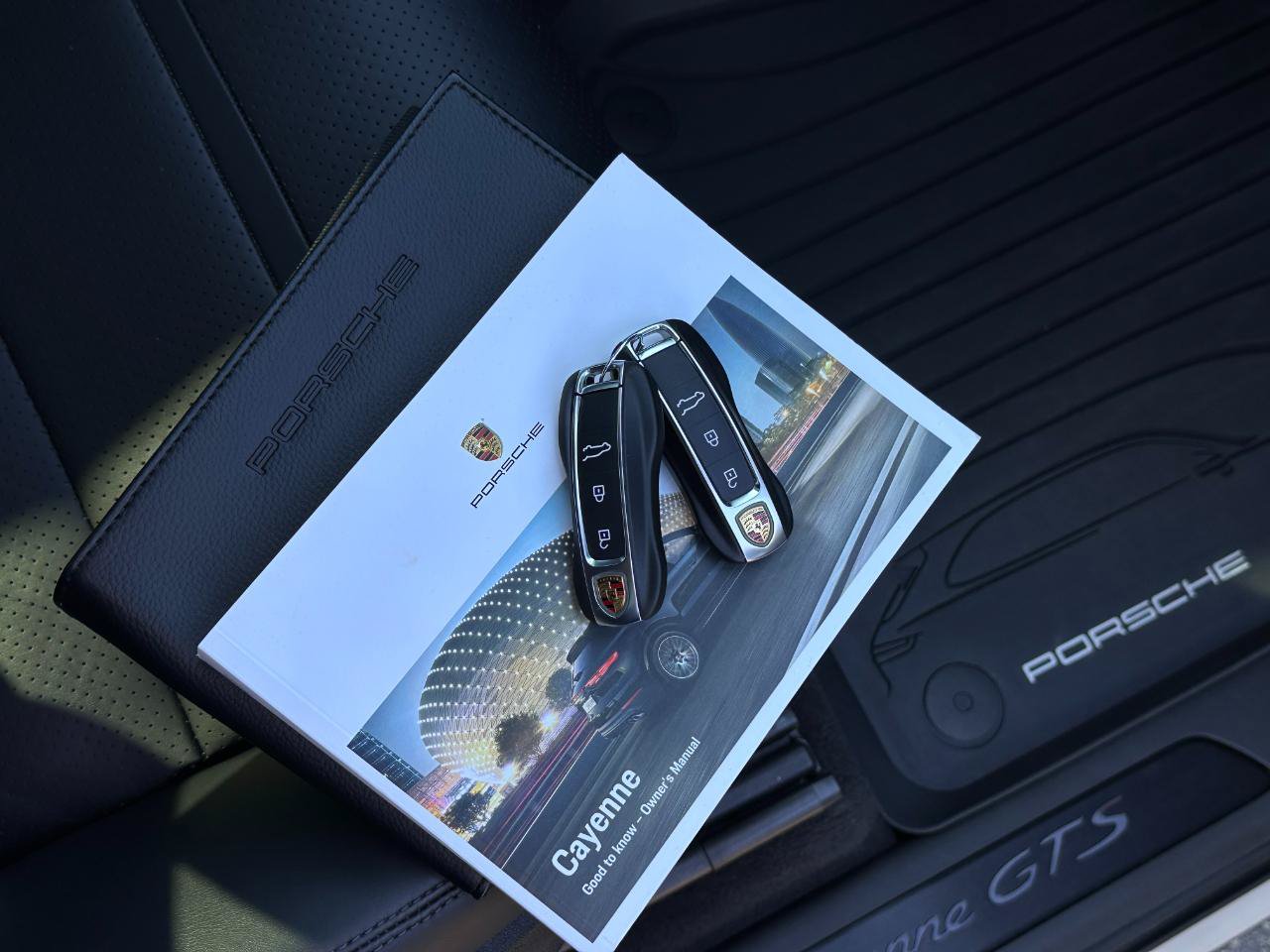 Used 2021 Porsche Cayenne GTS AWD/4WD image 32