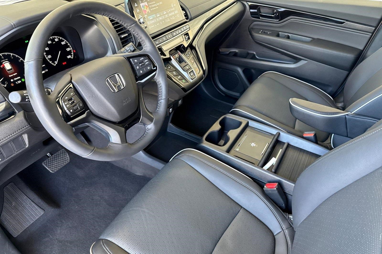 Certified 2026 Honda Odyssey Elite image 4
