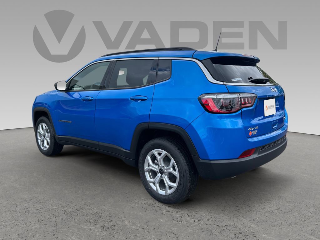 New 2025 Jeep Compass Latitude image 3