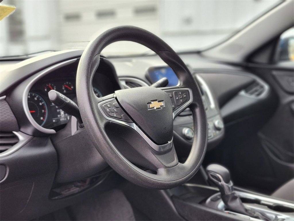 Used 2022 Chevrolet Malibu LT image 17